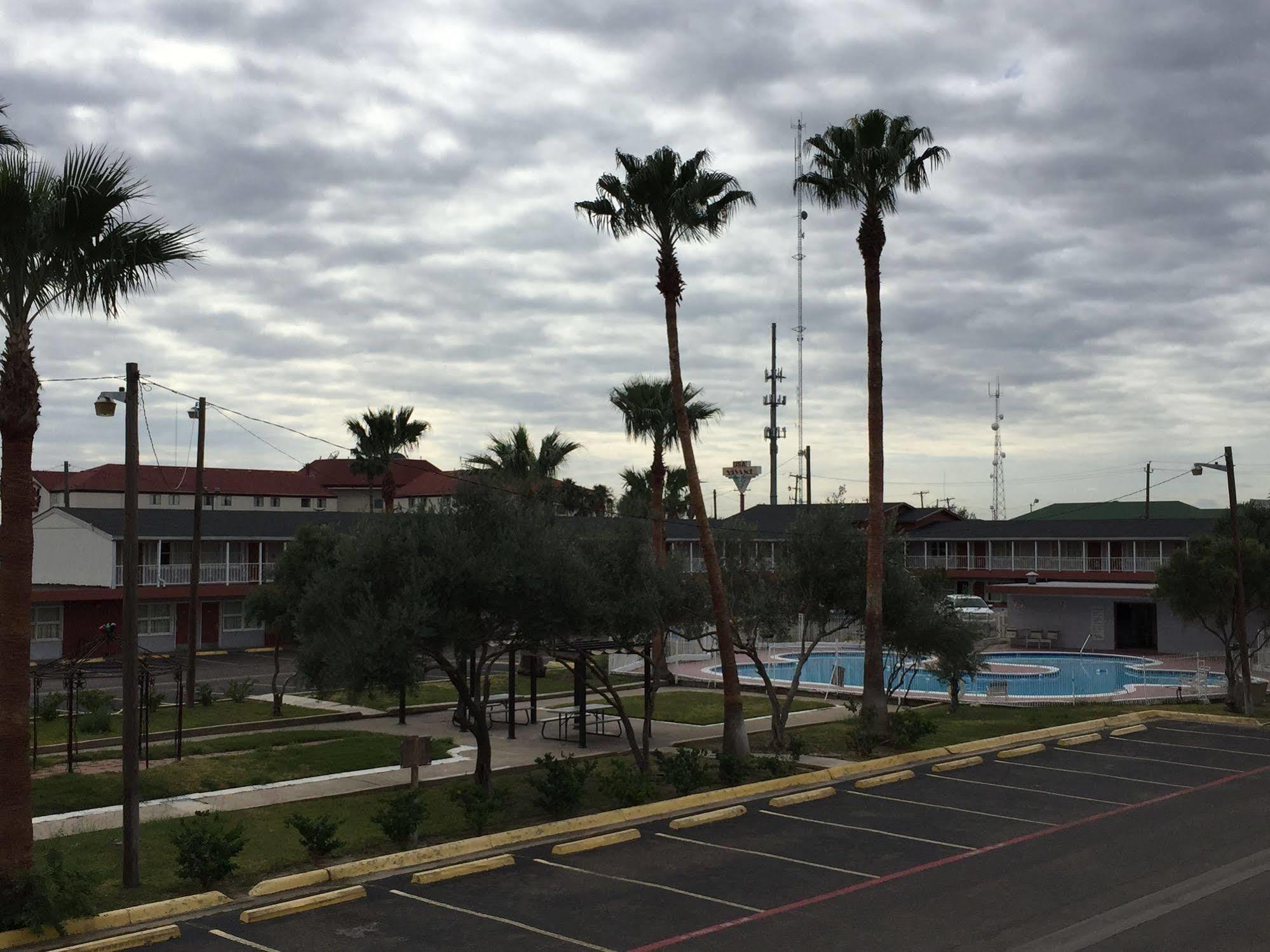 La Hacienda Hotel 러레이도 외부 사진